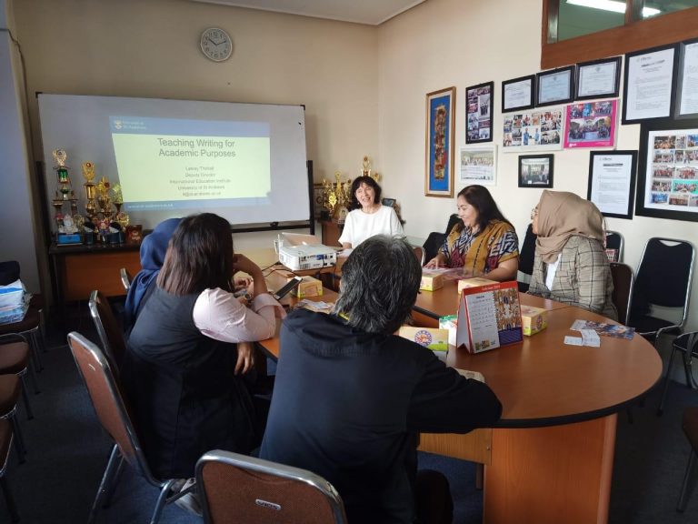 Pertemuan Fakultas Bahasa dengan pihak IBEC (Indonesia British Education Centre)