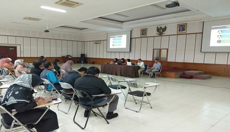 Rapat Pleno Fakultas Bahasa dengan seluruh Dosen Fakultas Bahasa 2020