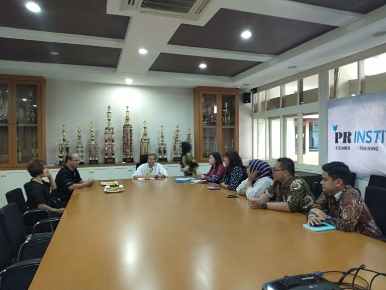 Memorandum of Agreement (MoA) Fakultas Bahasa dengan PR Institute