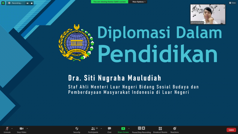 Tinjauan Kurikulum Fakultas Bahasa Januari 2022